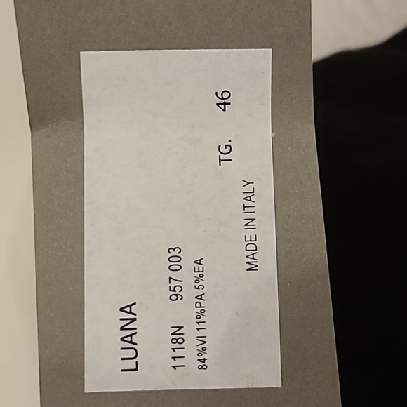 Black Pencil Skirt with slit in back - Picture 7 of 10